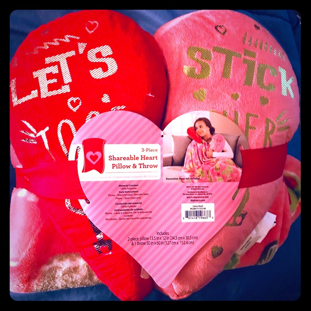 Shareable Heart Pillow And Throw Set (3 Piece)